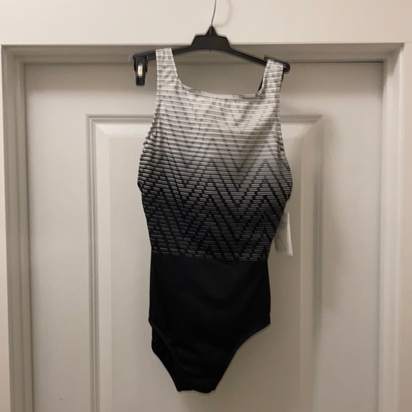 Reebok Swimwear - Picture 1 of 4